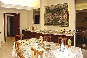 לינה וארוחת בוקר Kosher The In 3*