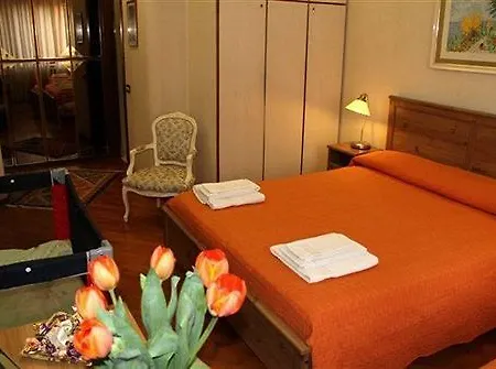 Kosher The In Bed & Breakfast 3*